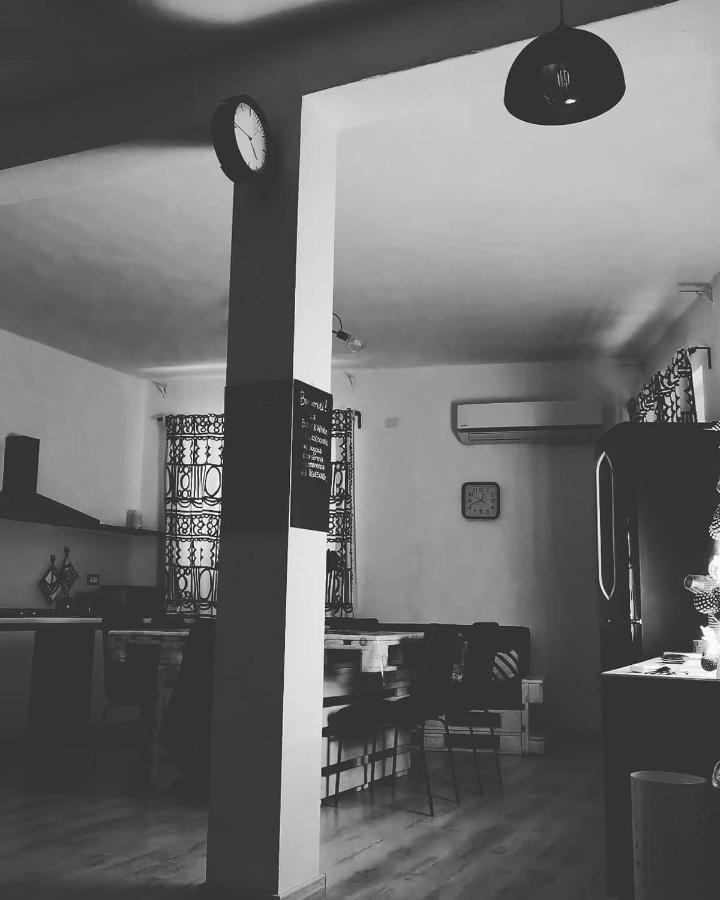 Black&White Guest House Iglesias Exterior foto